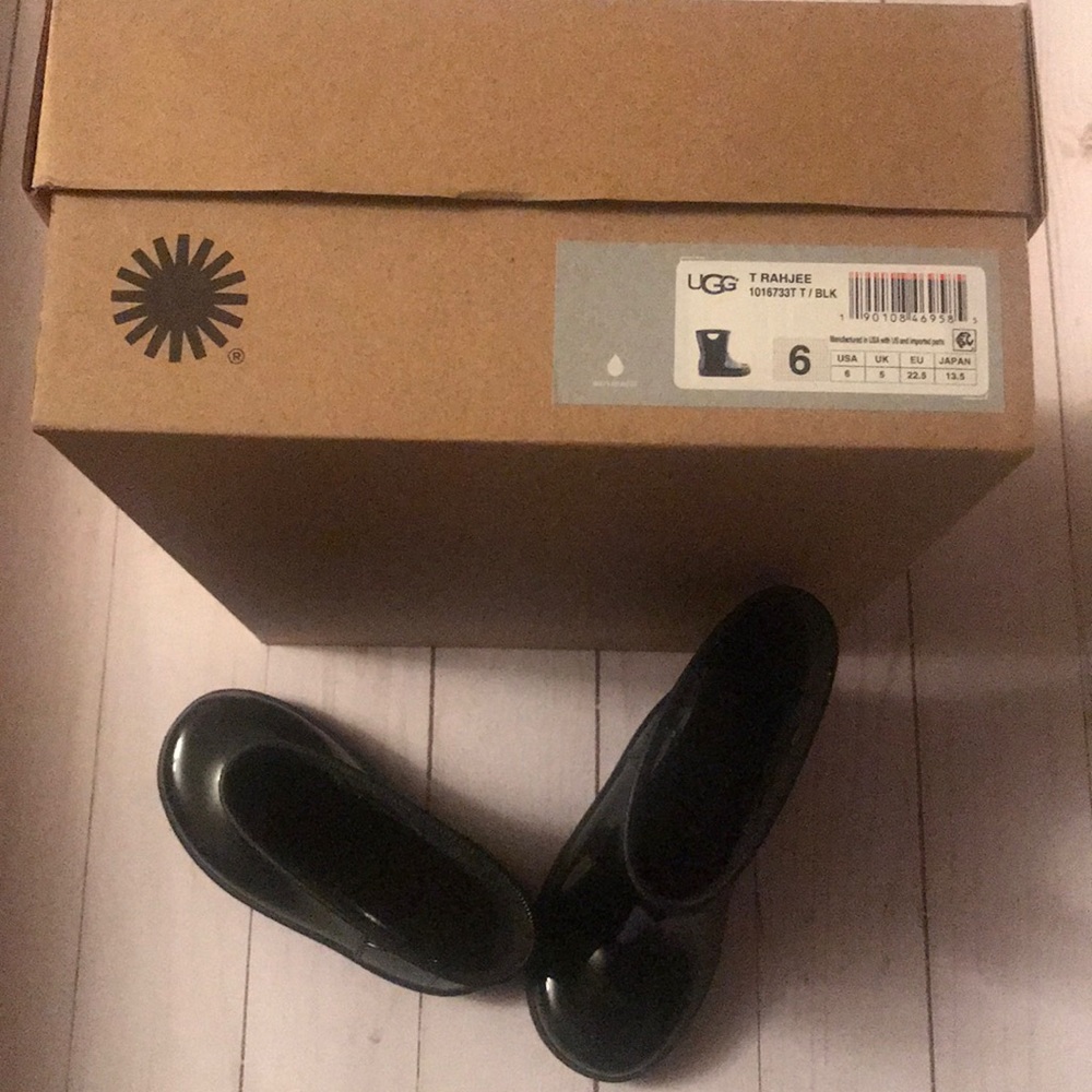 Ugg rain boots